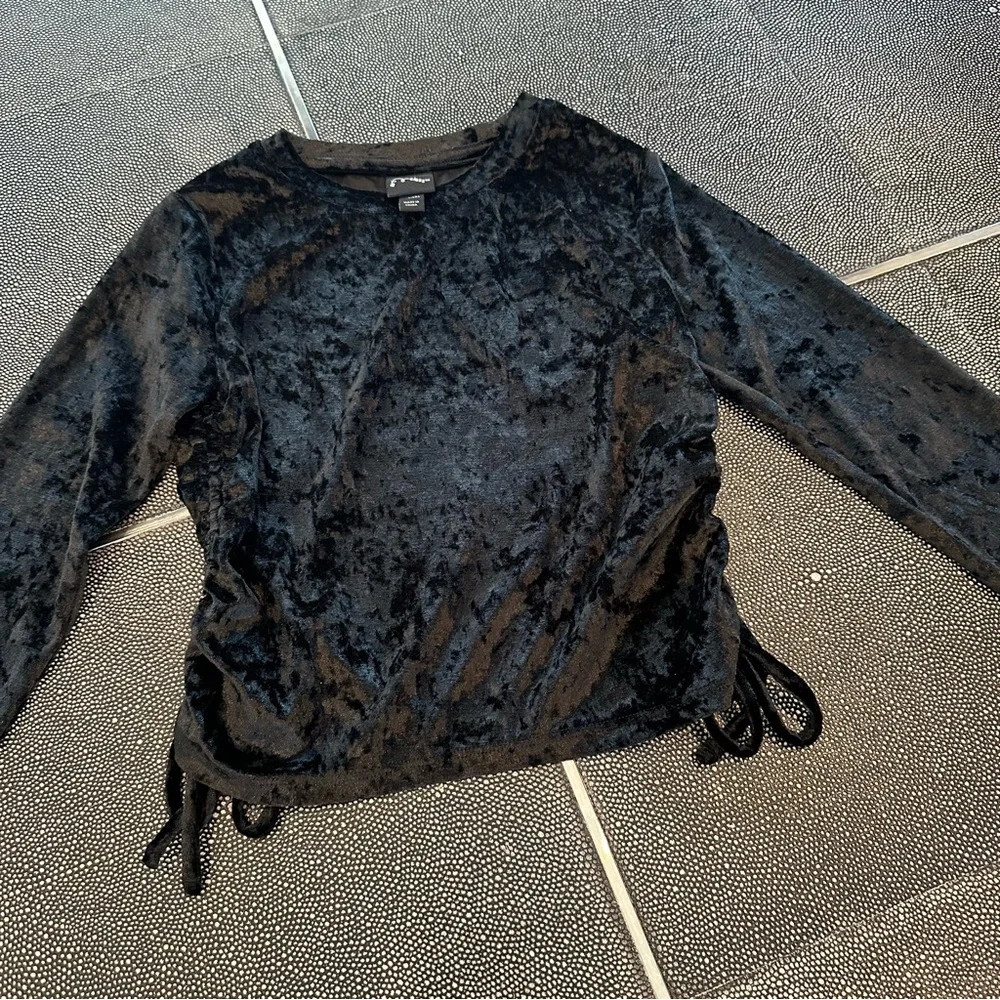 Art Class Girls' Black Side Cinch Long Sleeve T-Shirt. Size S (6/6X) - Picture 5 of 9